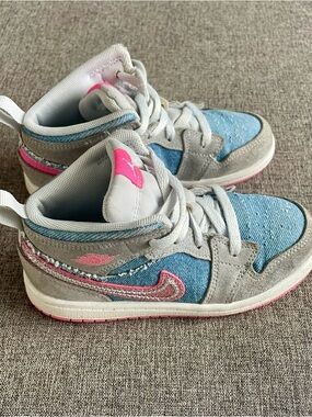 Kids Nike PS Jordan High-Top Sneakers in Light Blue, Gray & Pink